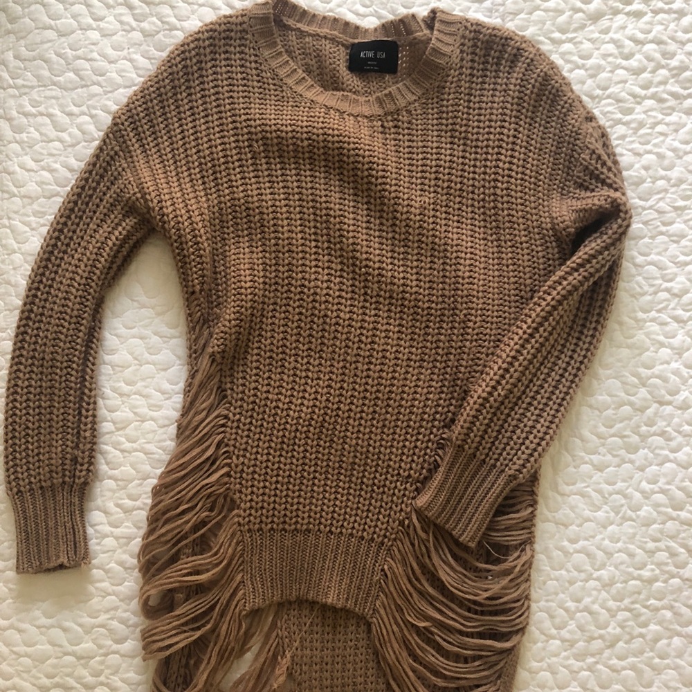 Sweater distressed